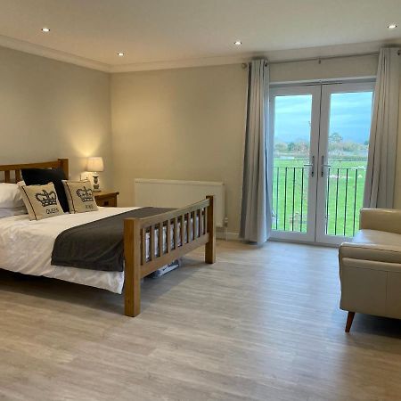 אילי Executive Home With Plenty Of Room מראה חיצוני תמונה