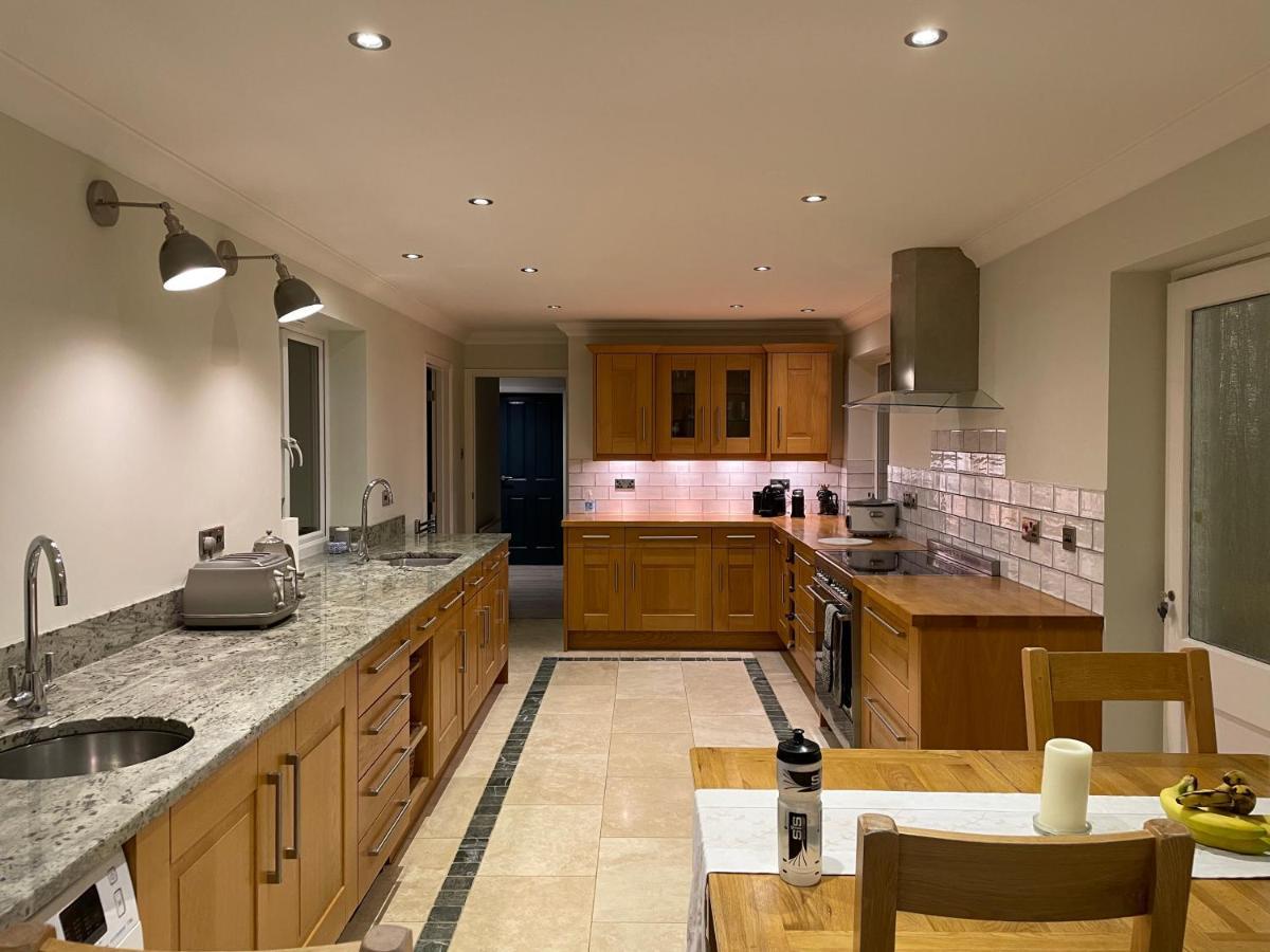 אילי Executive Home With Plenty Of Room מראה חיצוני תמונה